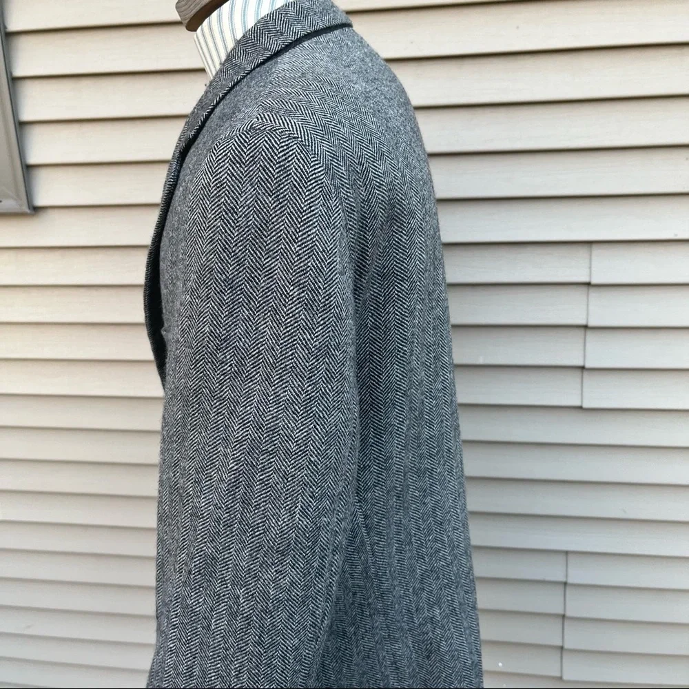 IZOD 100% wool Woolmark heather gray two button suit jacket
